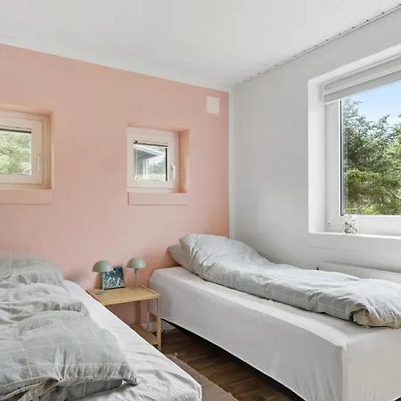 4 Bedroom Front In *