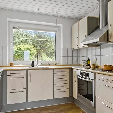 Pet Friendly In With Kitchen Holiday home *