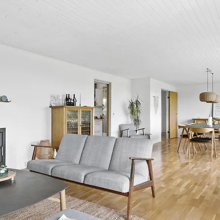 4 Bedroom Front In Thyholm