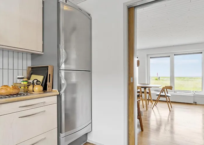 بيت للعطل 4 Bedroom Front In *