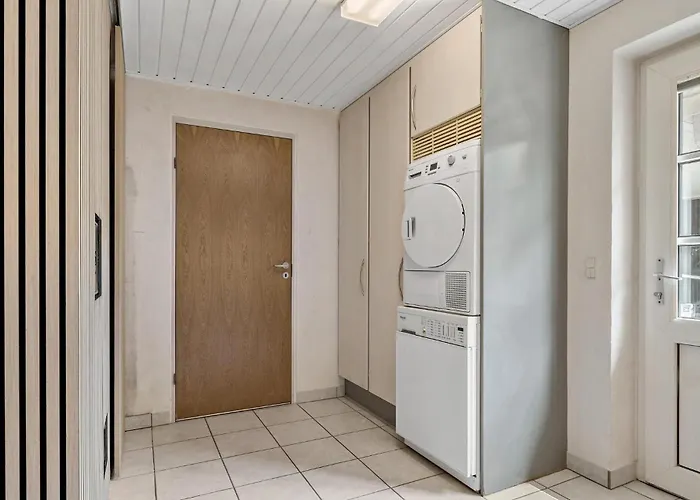 4 Bedroom Front In Thyholm