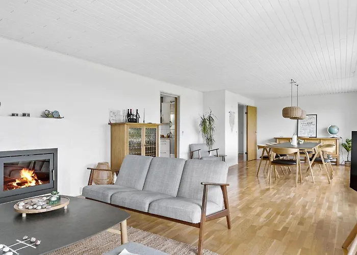 4 Bedroom Front In Thyholm