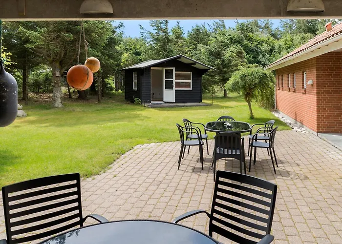 بيت للعطل 4 Bedroom Front In *